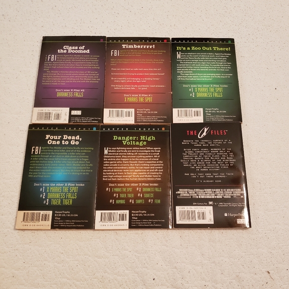 👽 X-Files Chapter Books 👽 - Picture 2 of 14